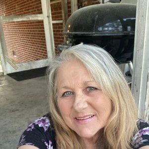 Meet your Posher, Debbie